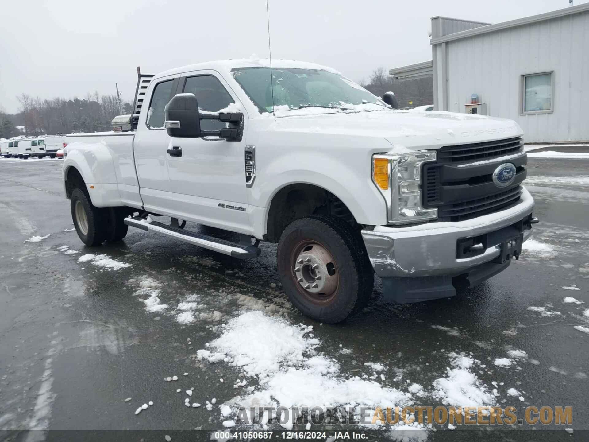 1FT8X3DT0HEC32231 FORD F-350 2017