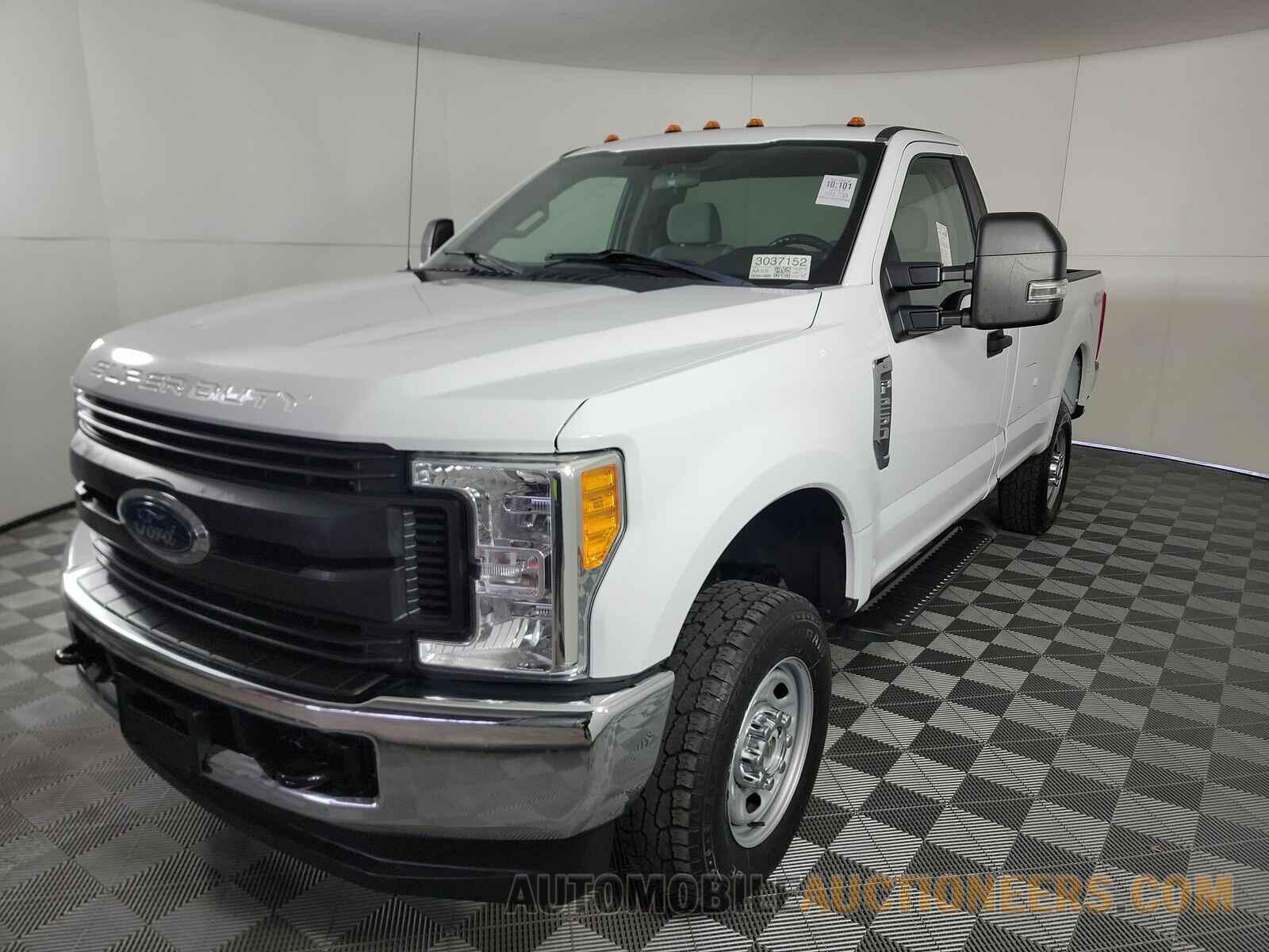 1FTBF2B65HEF04143 Ford Super Duty F-250 2017