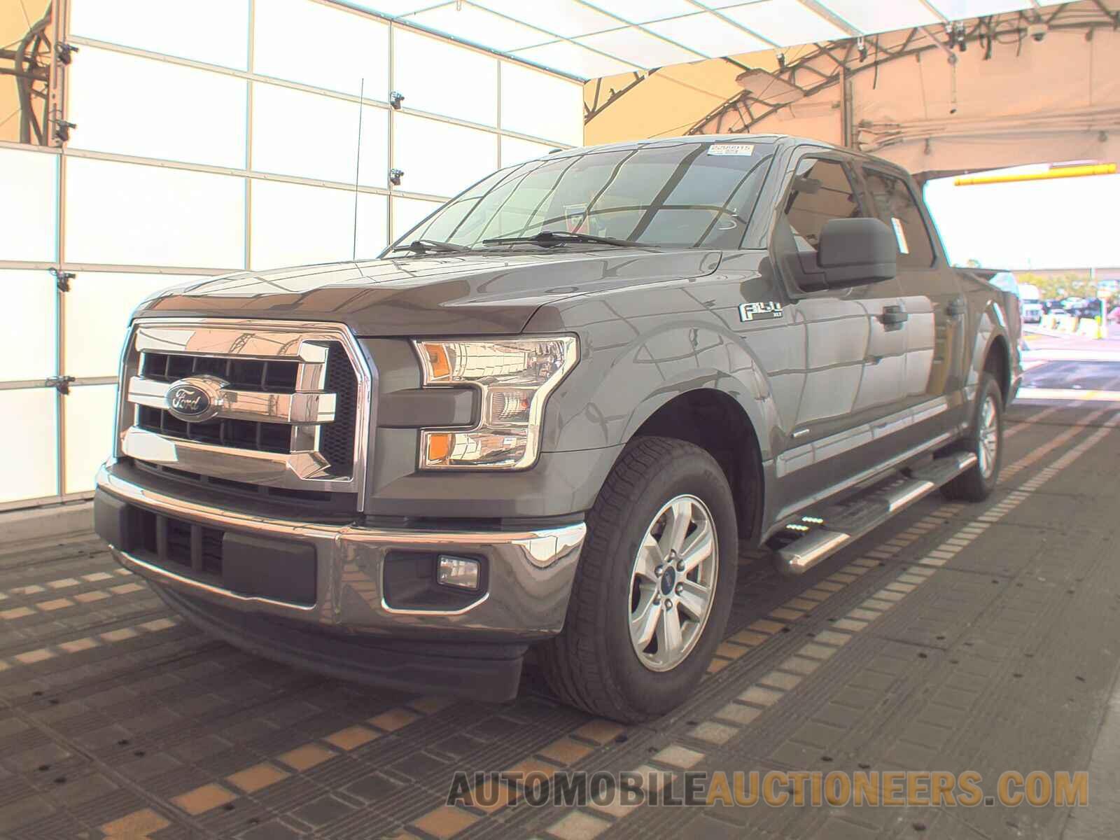 1FTEW1CG4HFB12165 Ford F-150 2017