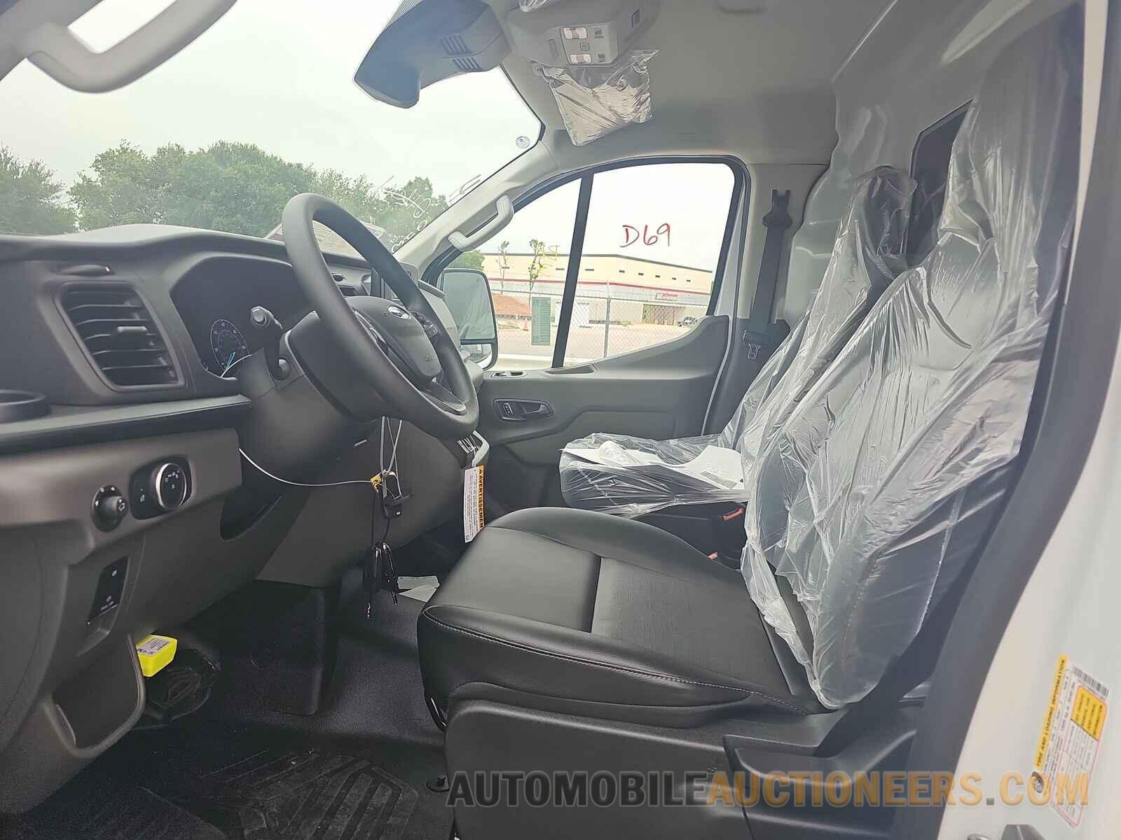 1FTYE1Y86RKA11056 Ford Transit 1 2024