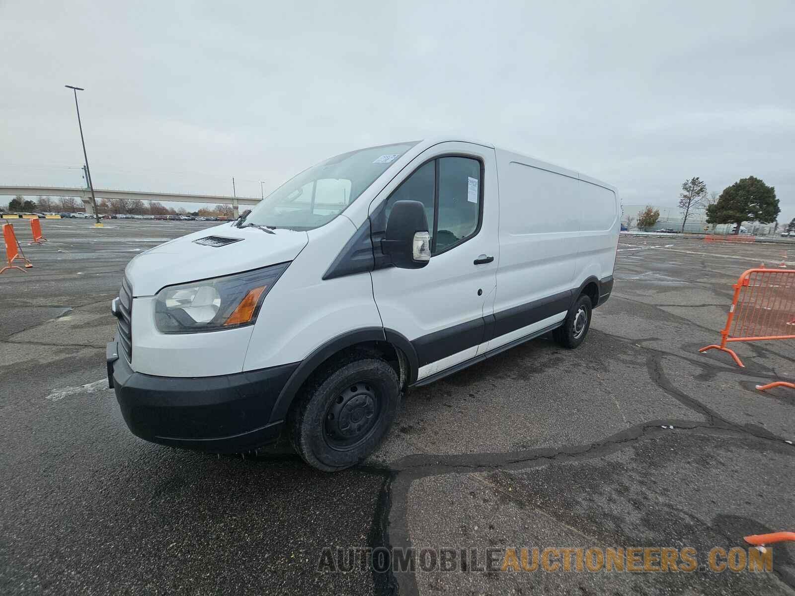 1FTYR1YM2HKB49581 Ford Transit 2 2017