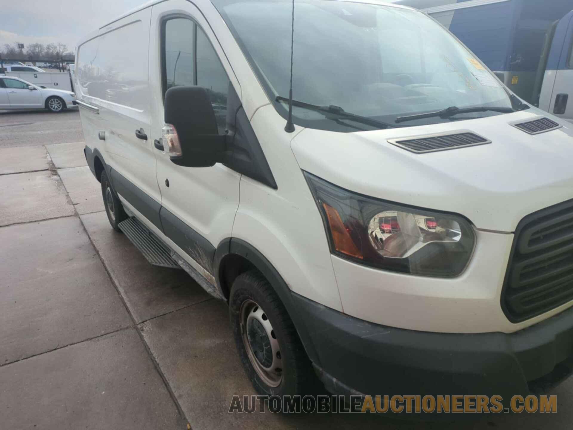 1FTYR1YM7HKB33246 FORD TRANSIT 2017