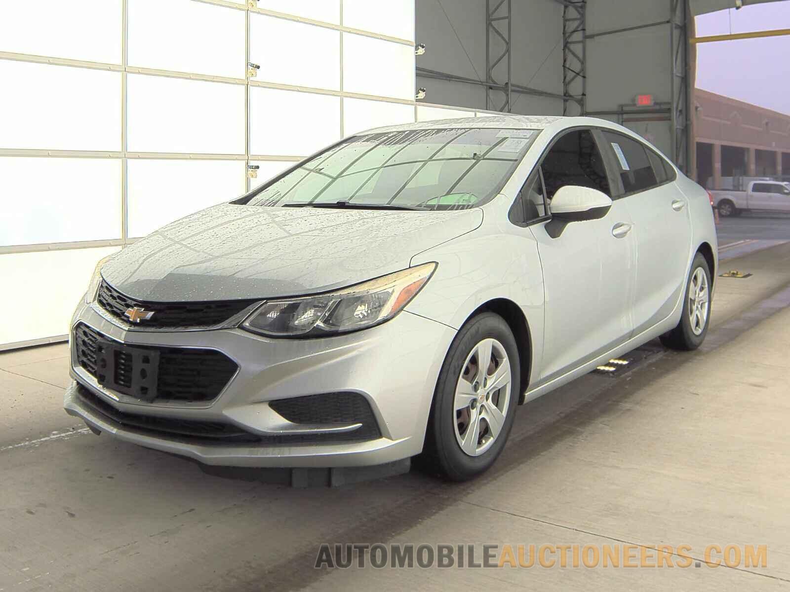 1G1BC5SM2J7136807 Chevrolet Cruze 2018