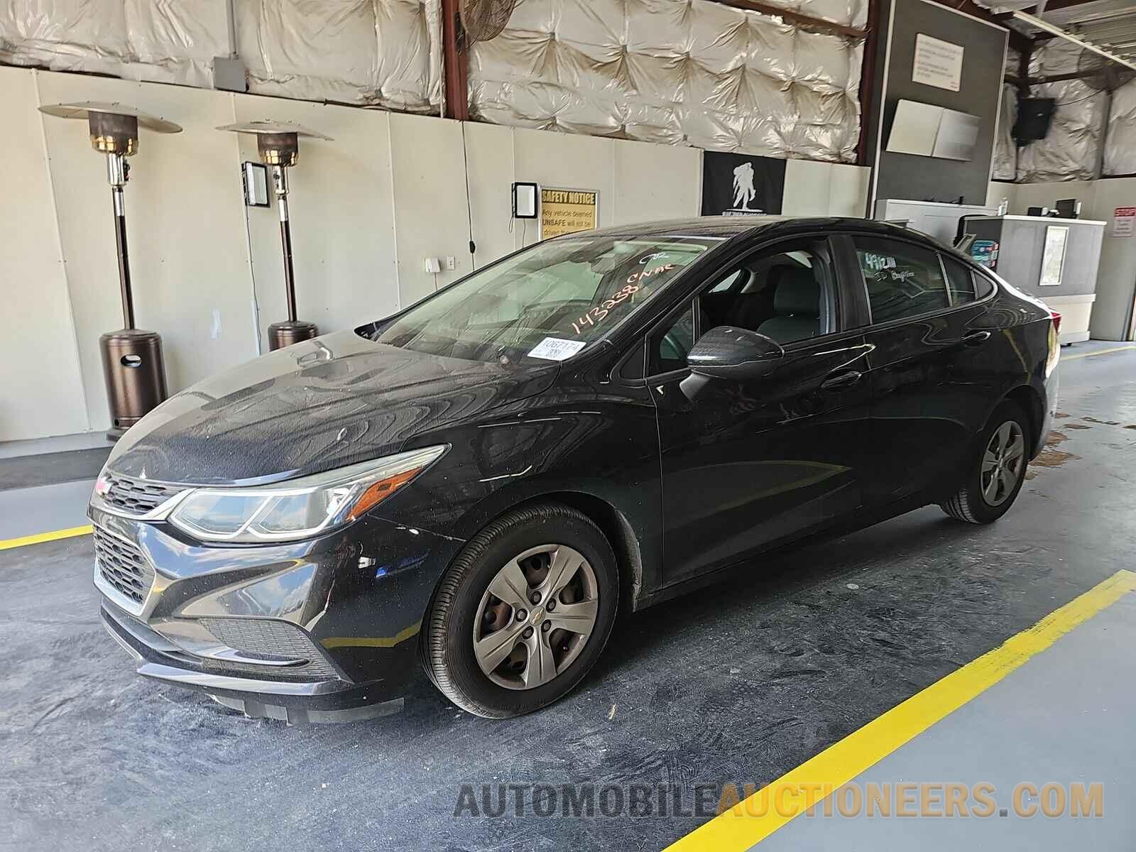 1G1BC5SM2J7143238 Chevrolet Cruze 2018