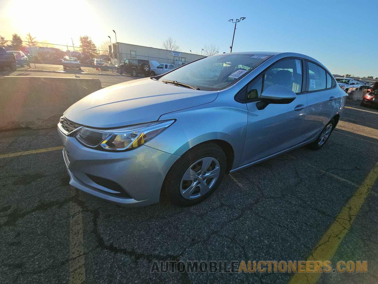 1G1BC5SM2J7166258 Chevrolet Cruze 2018