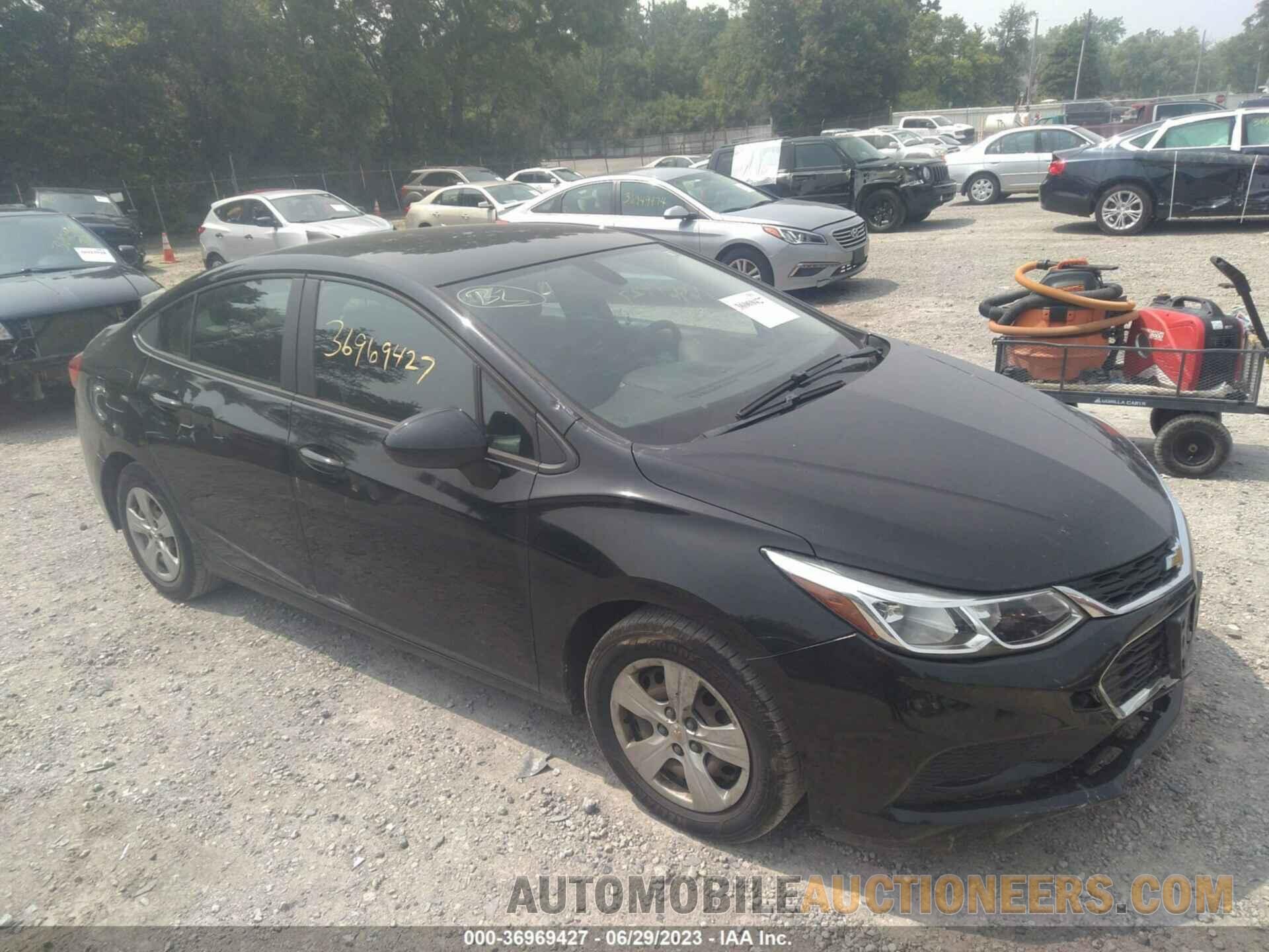 1G1BC5SM3J7124696 CHEVROLET CRUZE 2018