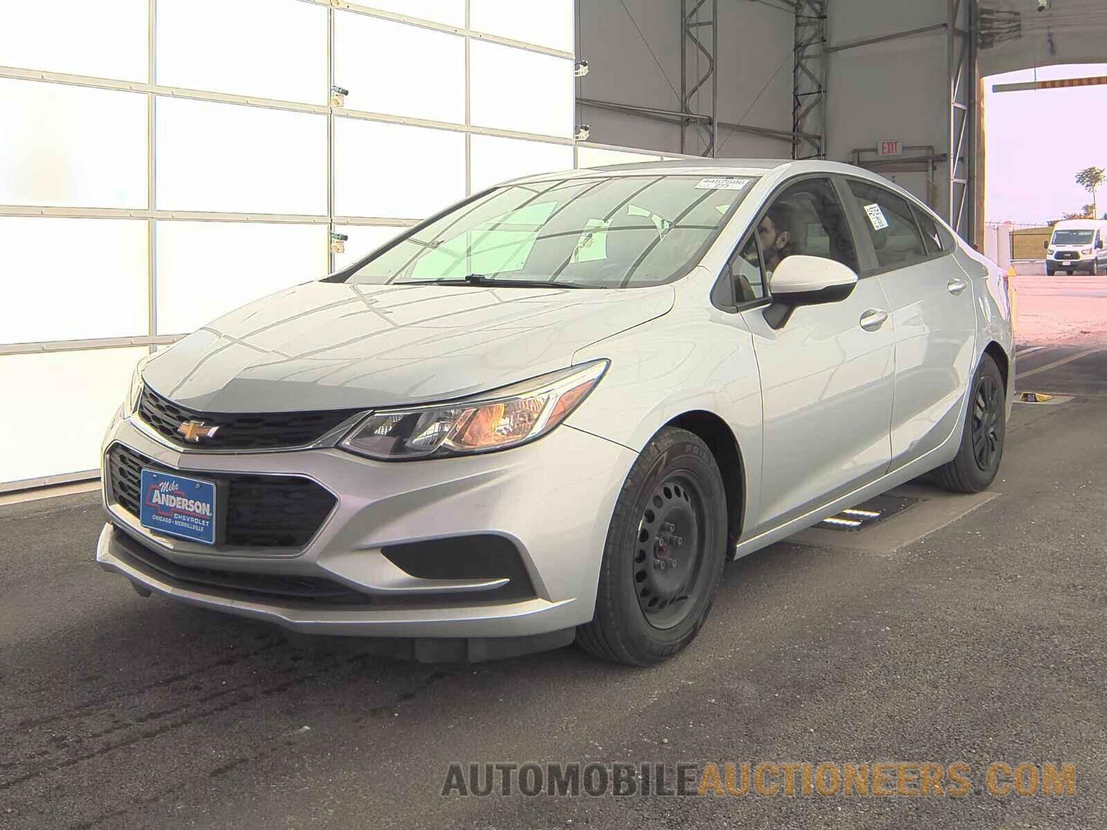 1G1BC5SM3J7125864 Chevrolet Cruze 2018