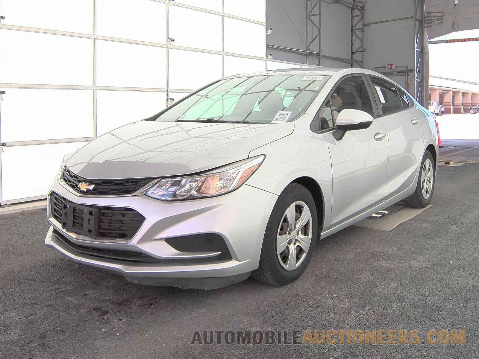 1G1BC5SM4J7225276 Chevrolet Cruze 2018