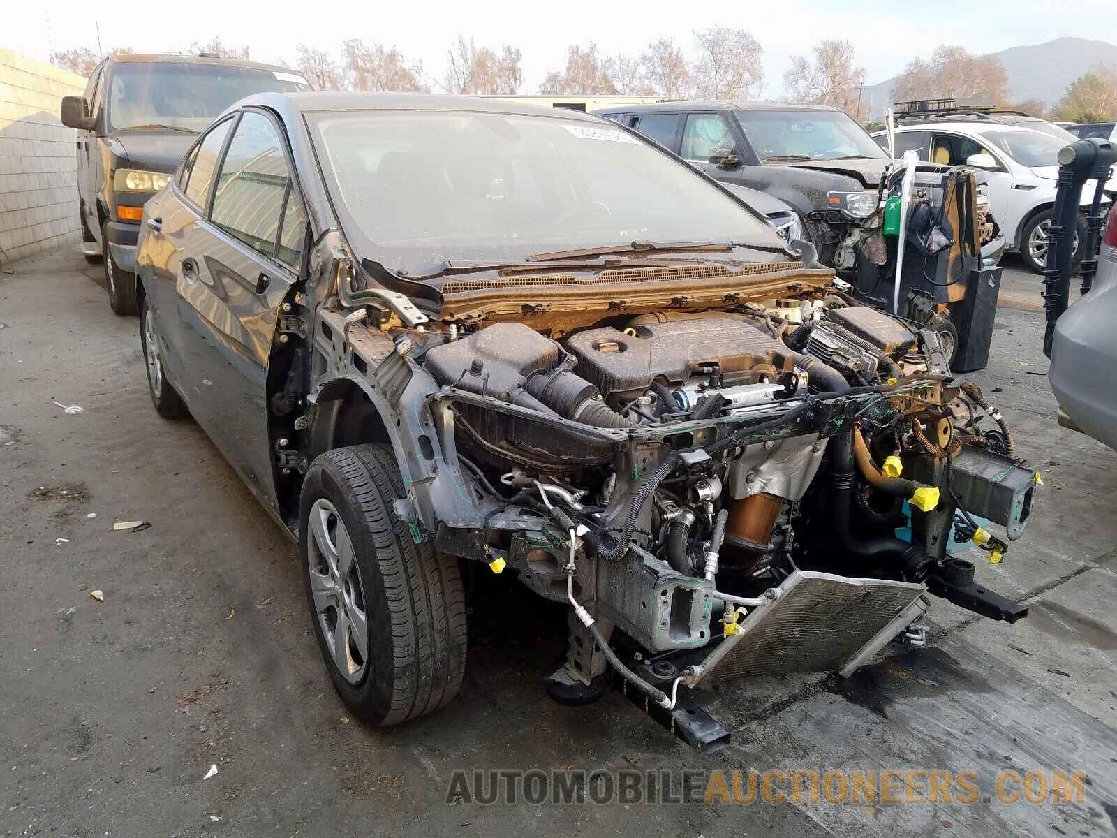 1G1BC5SM5J7229143 CHEVROLET CRUZE 2018