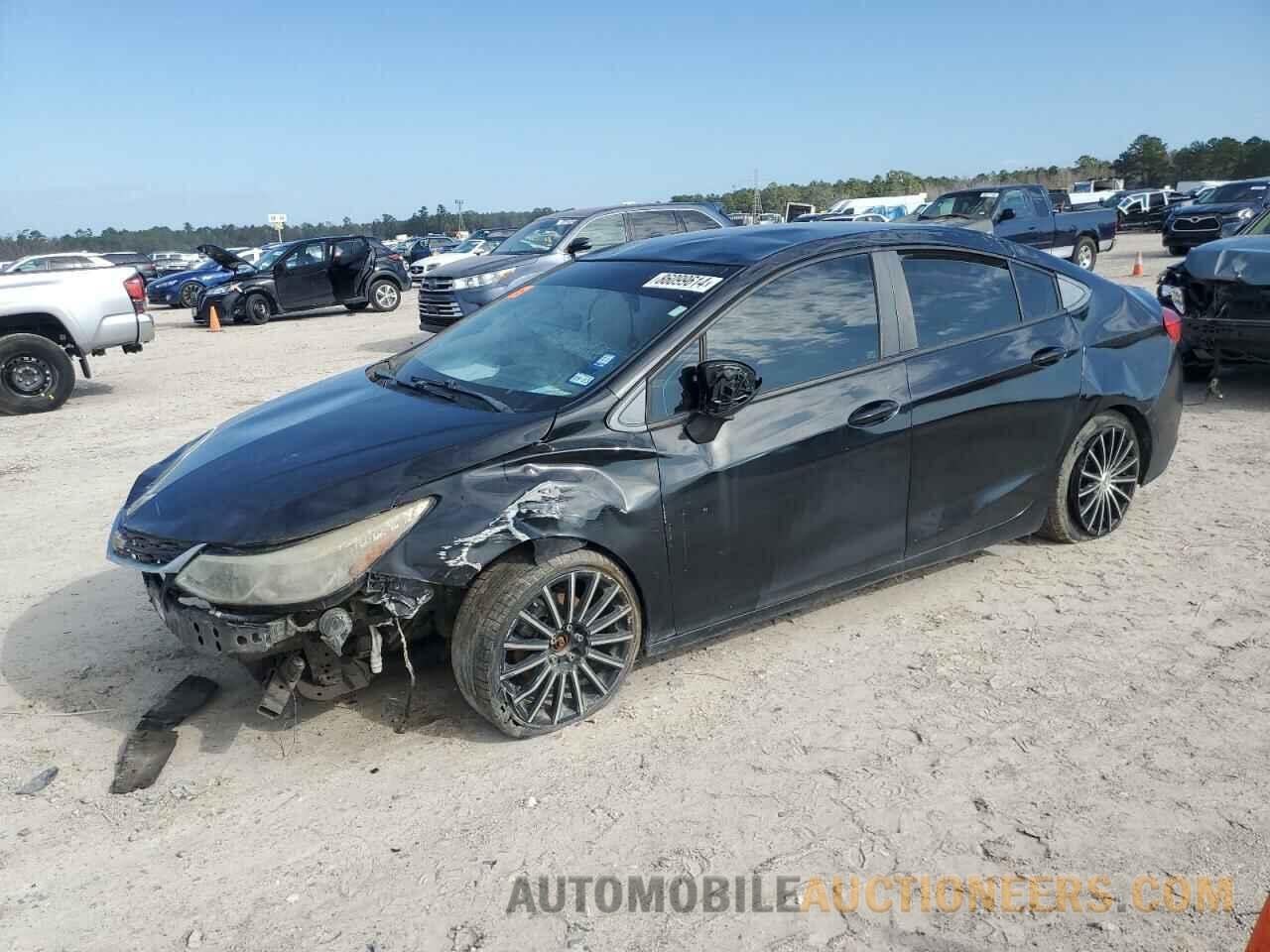 1G1BC5SM8H7115292 CHEVROLET CRUZE 2017