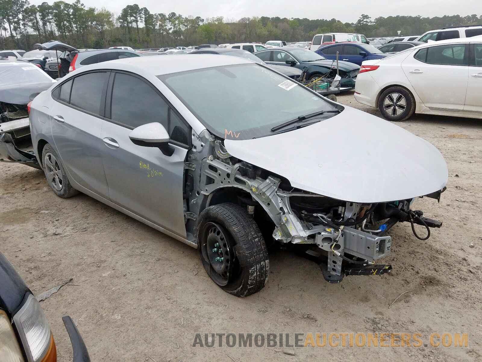 1G1BC5SM8J7124421 CHEVROLET CRUZE 2018