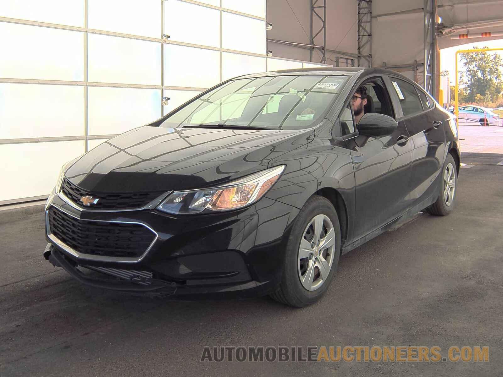 1G1BC5SM9J7120037 Chevrolet Cruze 2018