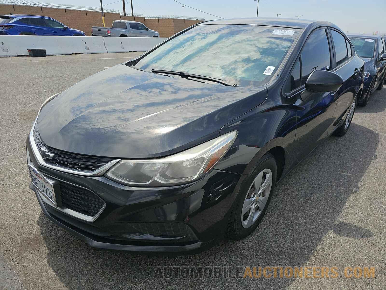 1G1BC5SM9J7195305 Chevrolet Cruze 2018