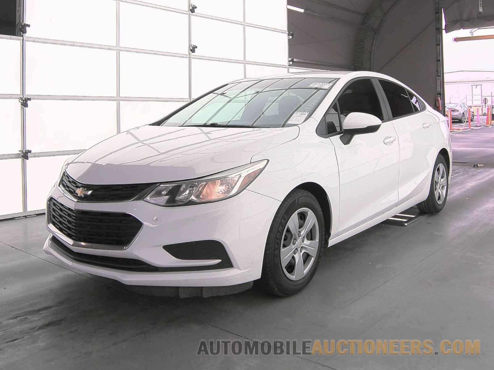 1G1BC5SMXJ7137283 Chevrolet Cruze 2018