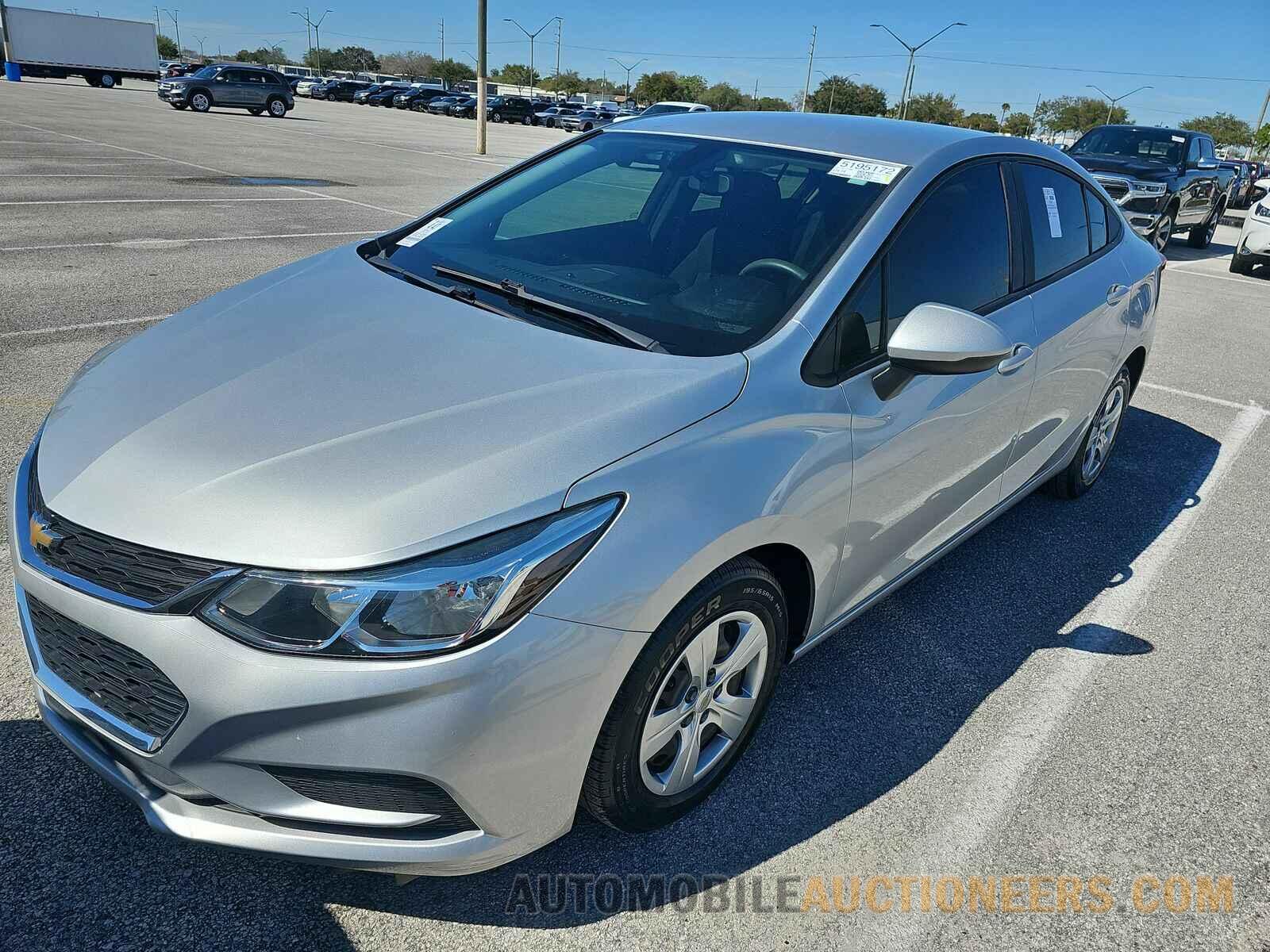 1G1BC5SMXJ7151099 Chevrolet Cruze 2018