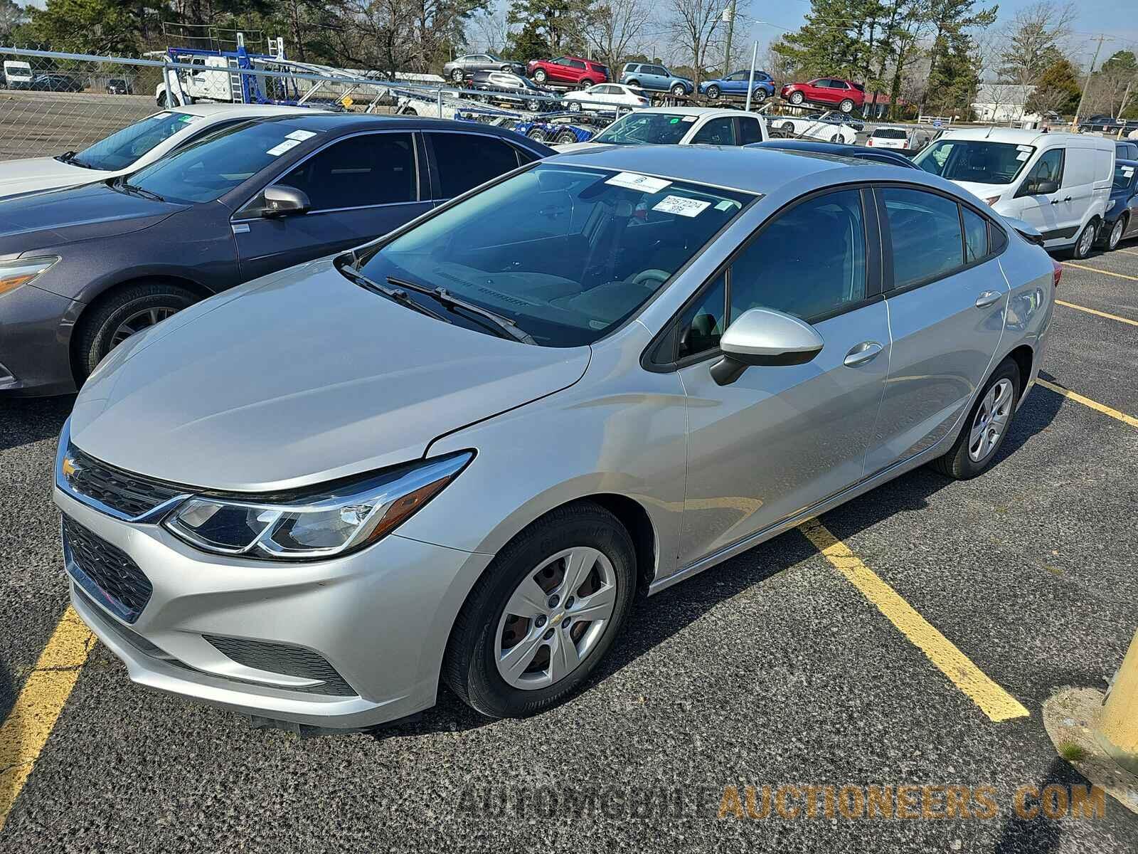 1G1BC5SMXJ7201323 Chevrolet Cruze 2018