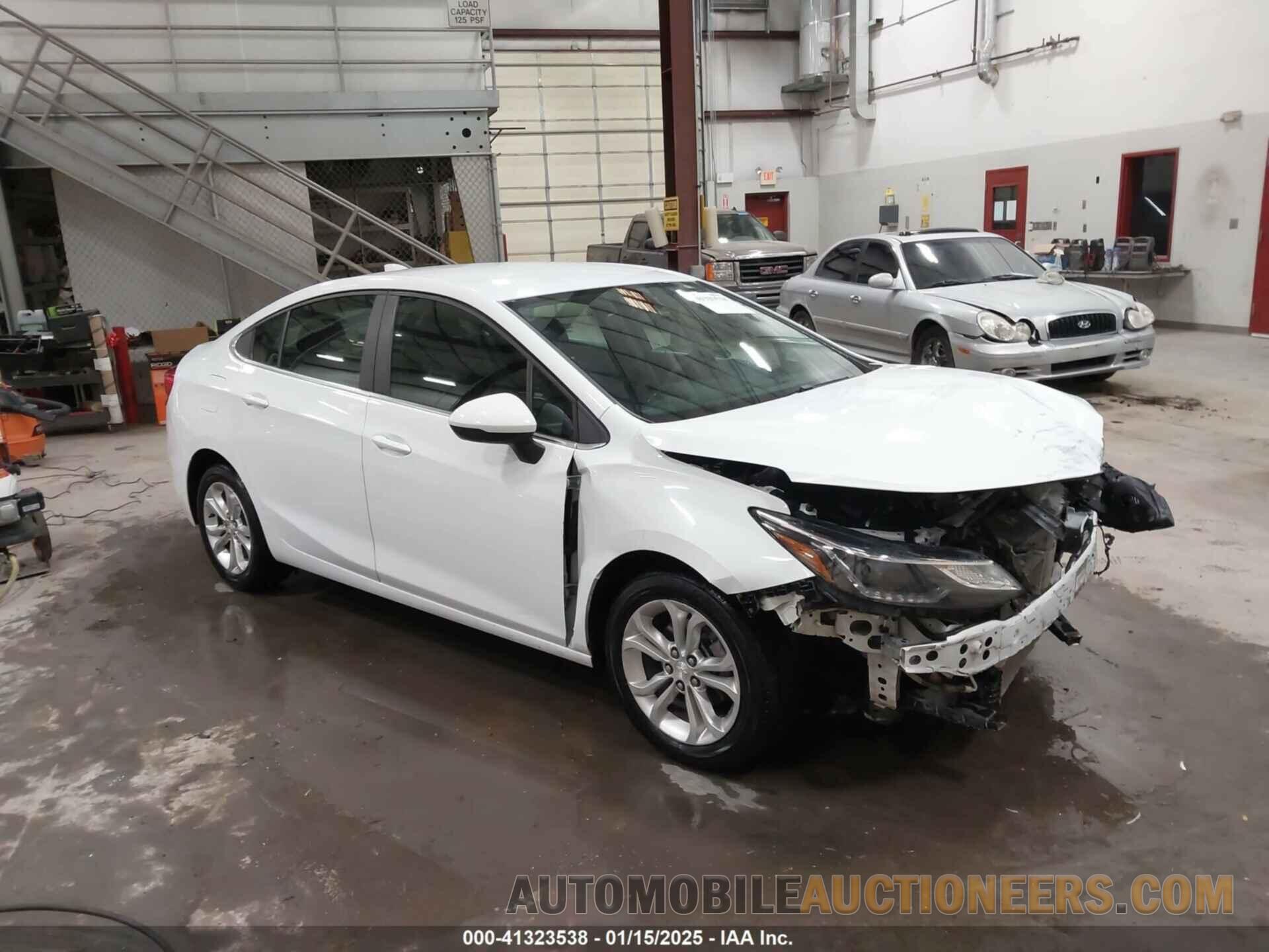 1G1BE5SM0K7104689 CHEVROLET CRUZE 2019