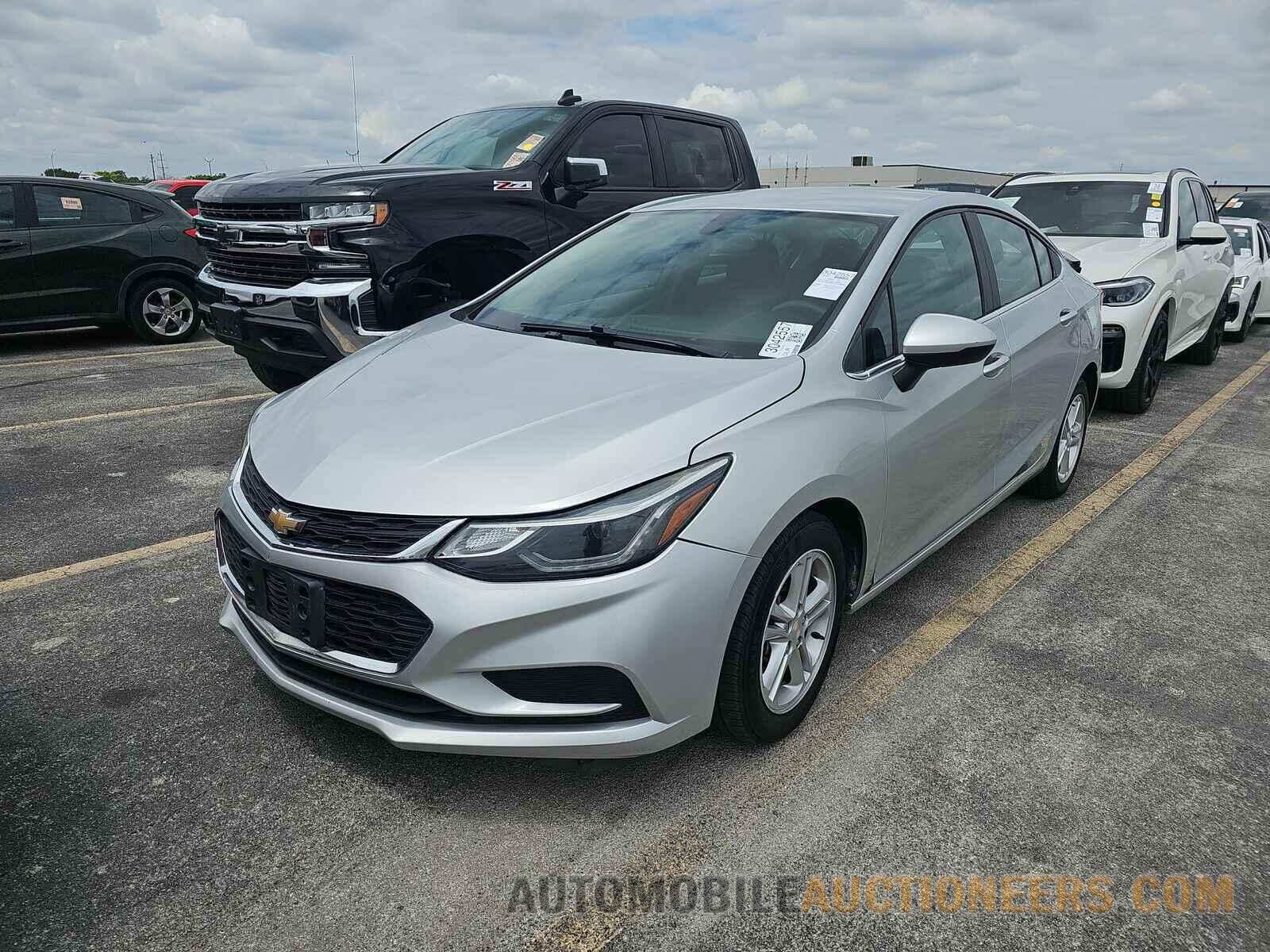 1G1BE5SM1J7106837 Chevrolet Cruze 2018