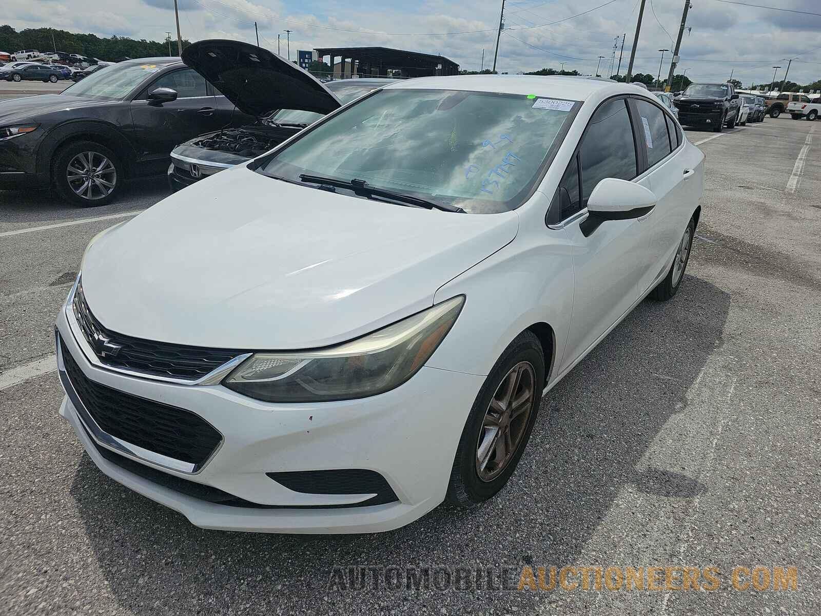 1G1BE5SM1J7137747 Chevrolet Cruze 2018