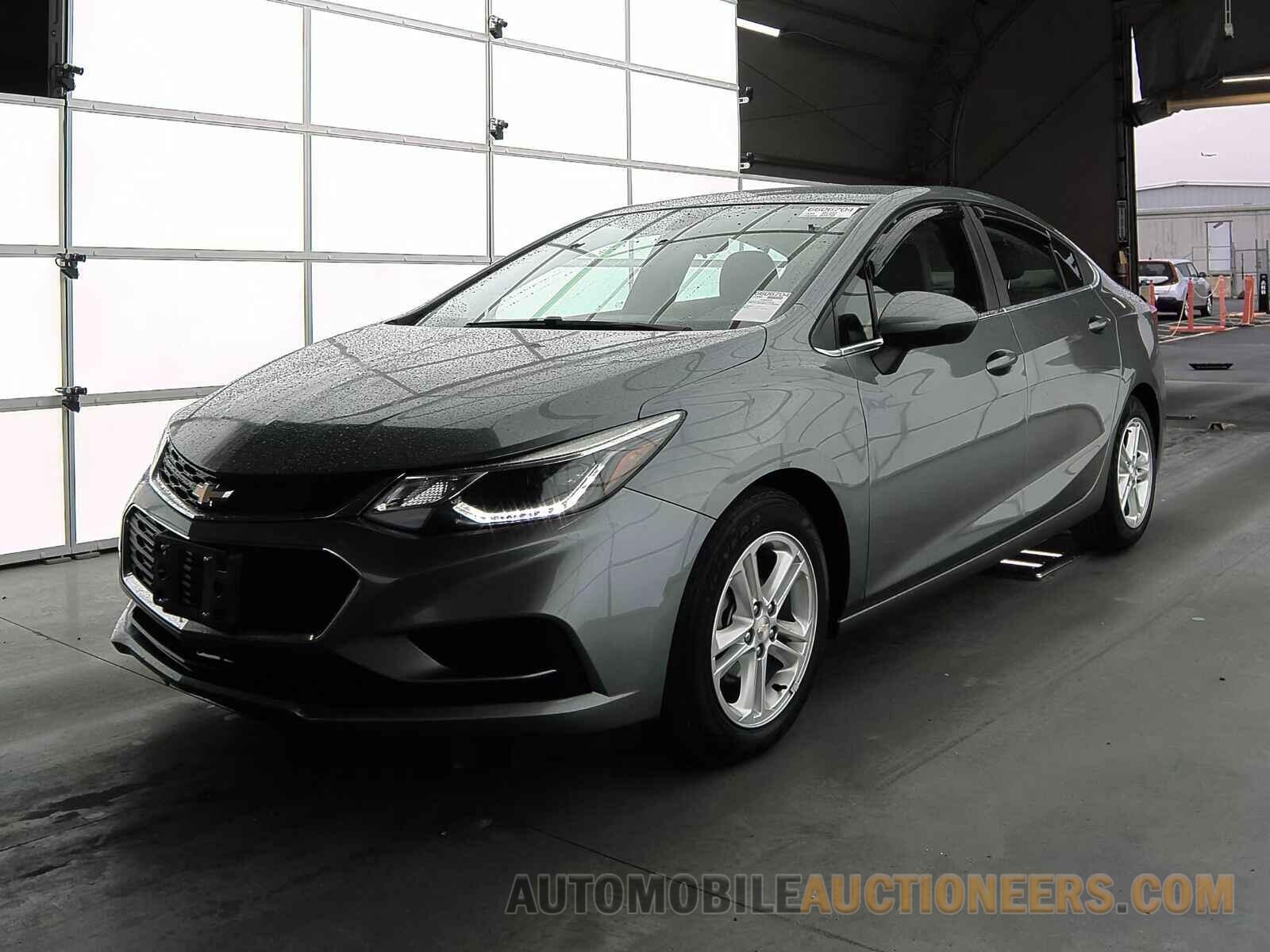 1G1BE5SM1J7159568 Chevrolet Cruze 2018