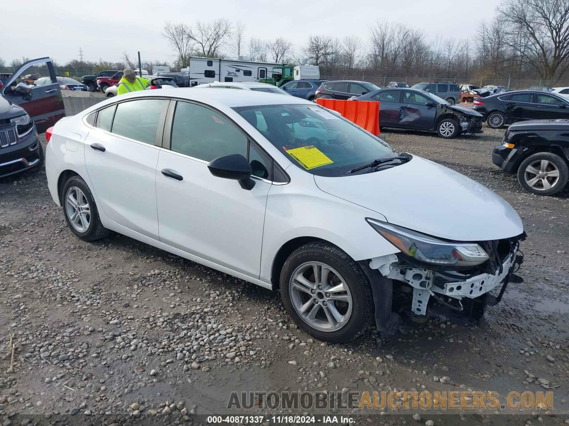 1G1BE5SM2H7163073 CHEVROLET CRUZE 2017