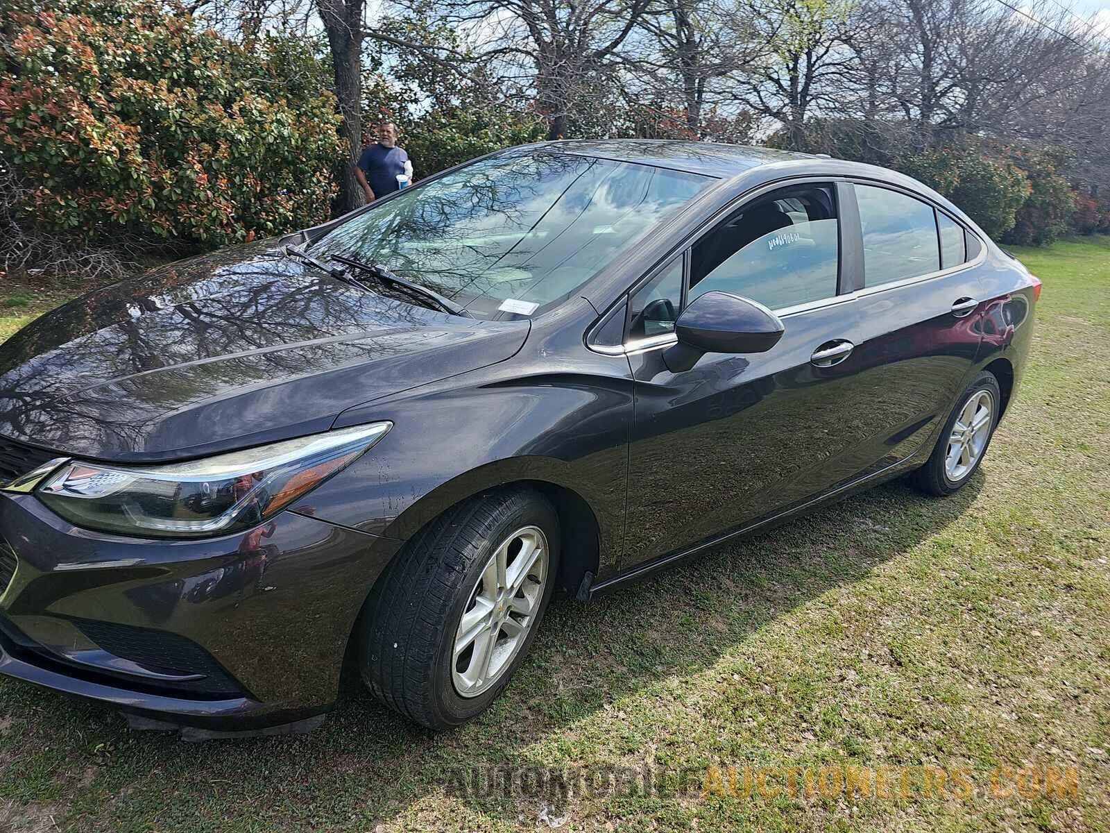 1G1BE5SM2H7186837 Chevrolet Cruze 2017