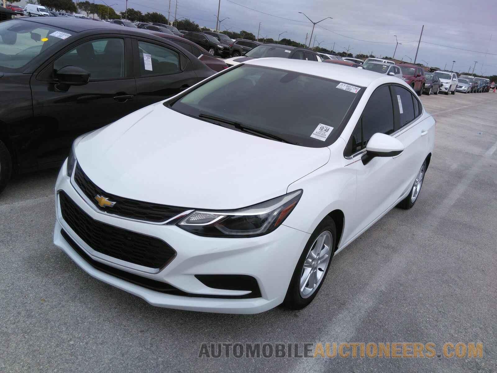 1G1BE5SM2J7114638 Chevrolet Cruze 2018