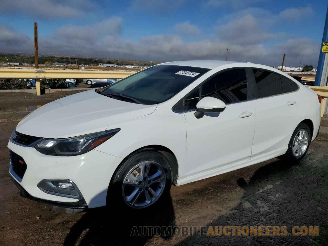 1G1BE5SM2J7235556 CHEVROLET CRUZE 2018