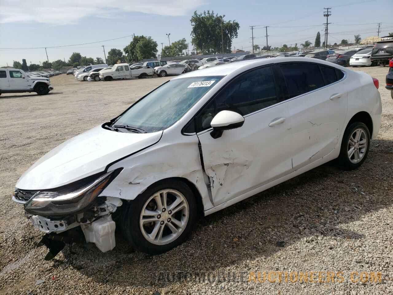 1G1BE5SM2J7240885 CHEVROLET CRUZE 2018