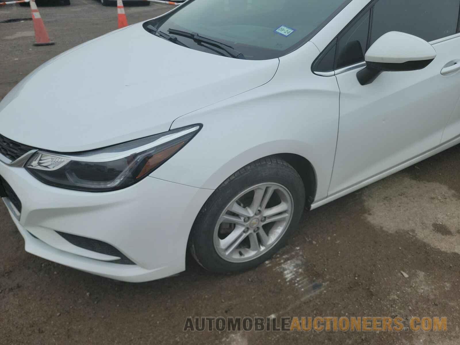 1G1BE5SM3J7193902 Chevrolet Cruze 2018