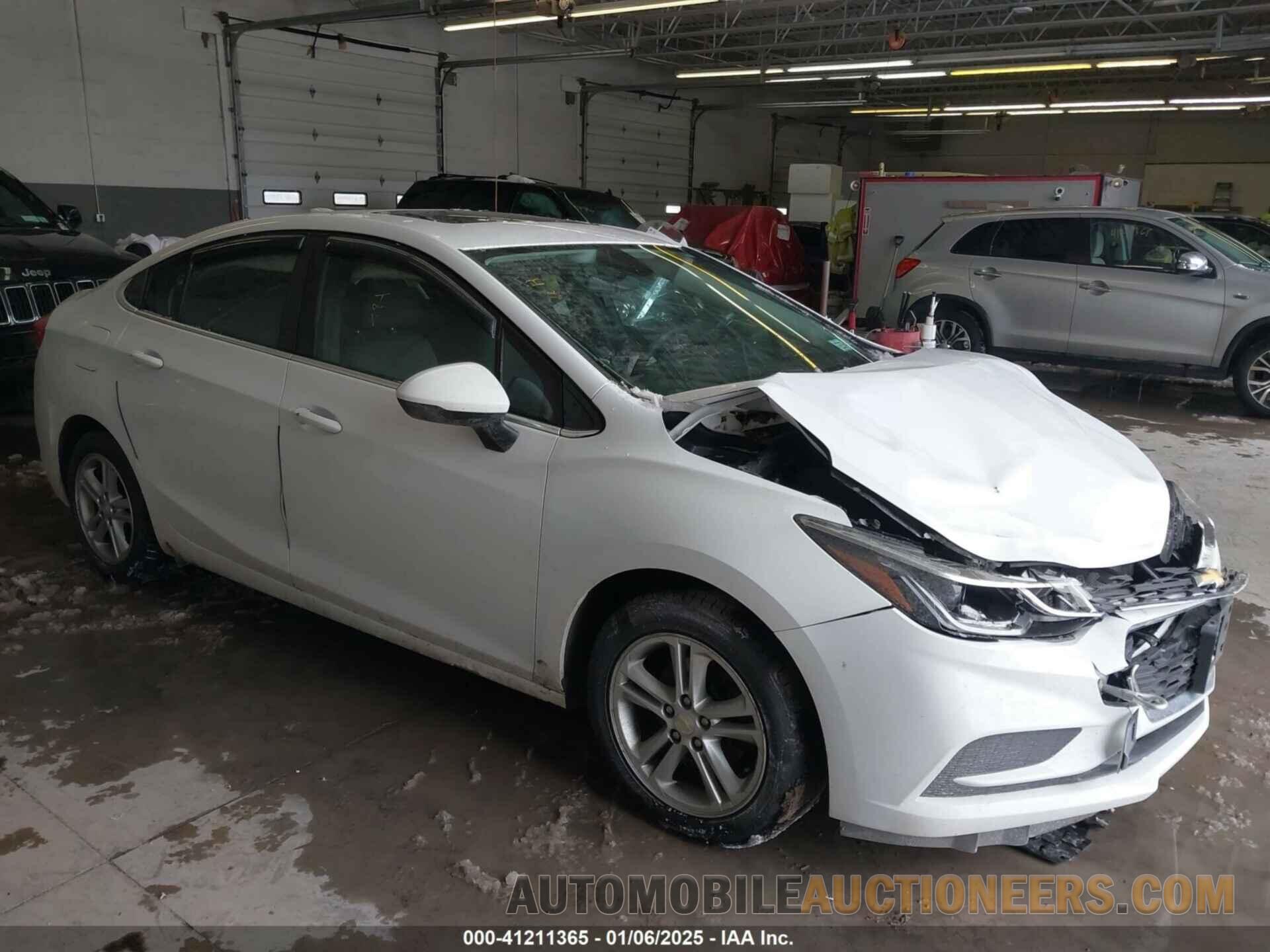 1G1BE5SM4H7184555 CHEVROLET CRUZE 2017