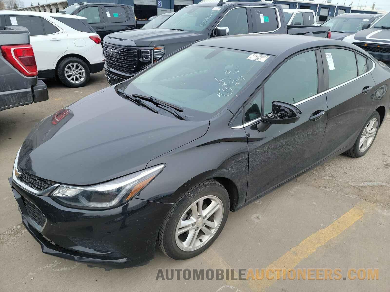 1G1BE5SM4J7100918 Chevrolet Cruze 2018