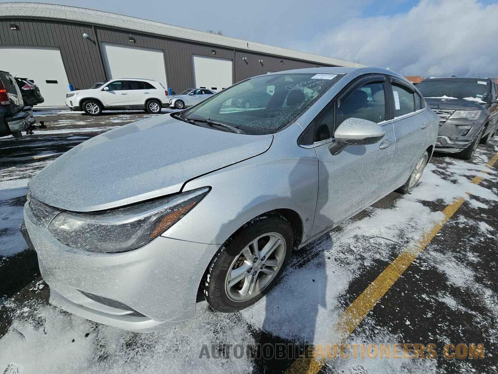 1G1BE5SM4J7157751 Chevrolet Cruze 2018