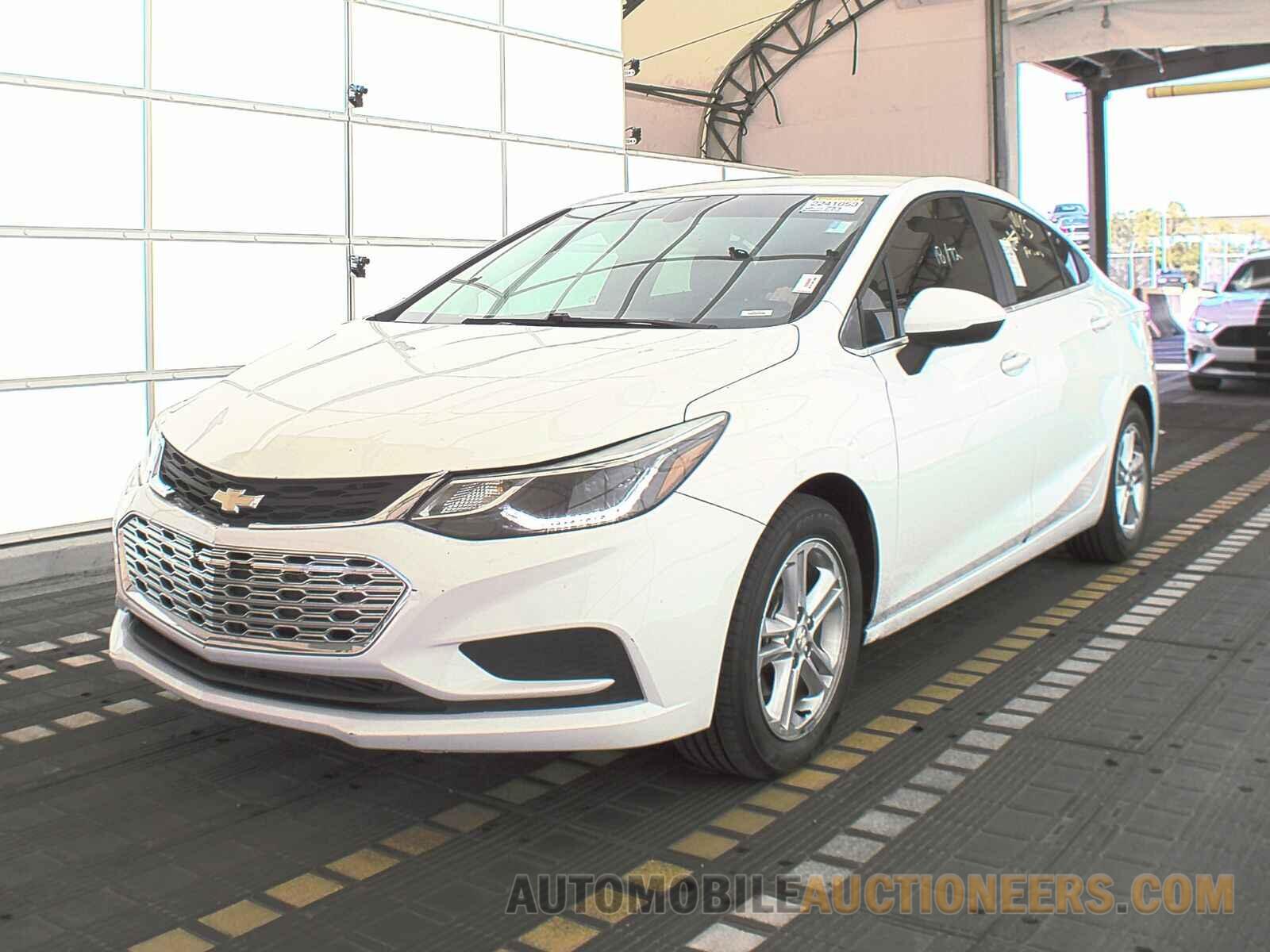 1G1BE5SM4J7165560 Chevrolet Cruze 2018