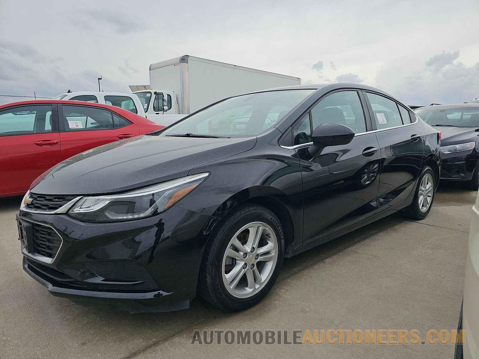 1G1BE5SM5H7239837 Chevrolet Cruze 2017