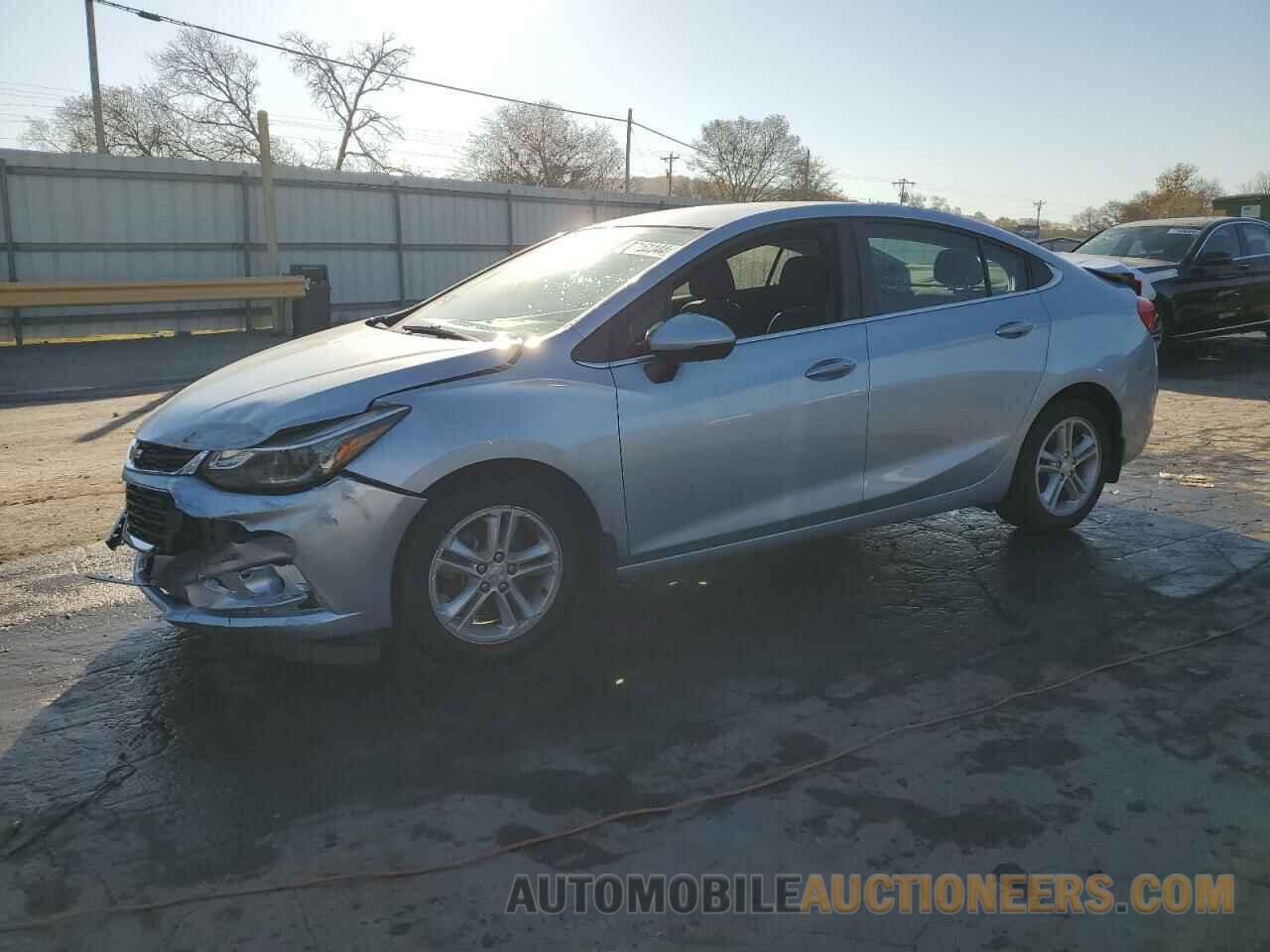 1G1BE5SM5J7143566 CHEVROLET CRUZE 2018