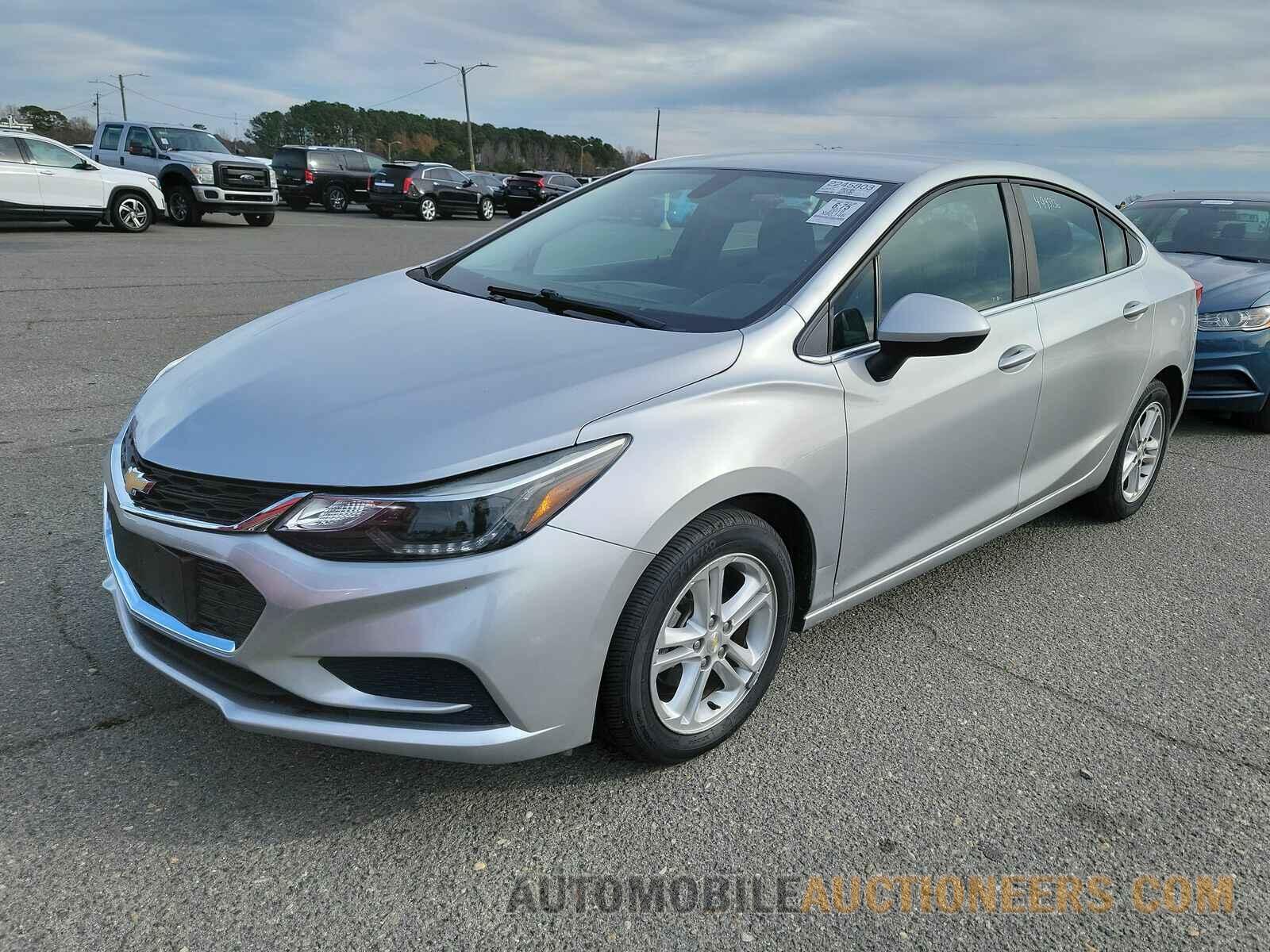 1G1BE5SM5J7152607 Chevrolet Cruze 2018