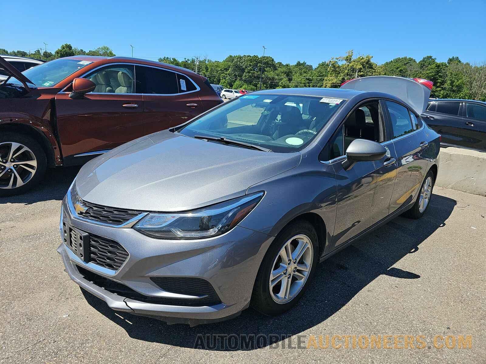 1G1BE5SM5J7177913 Chevrolet Cruze 2018