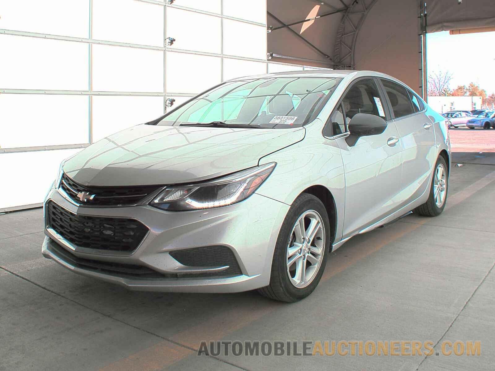 1G1BE5SM5J7198566 Chevrolet Cruze 2018