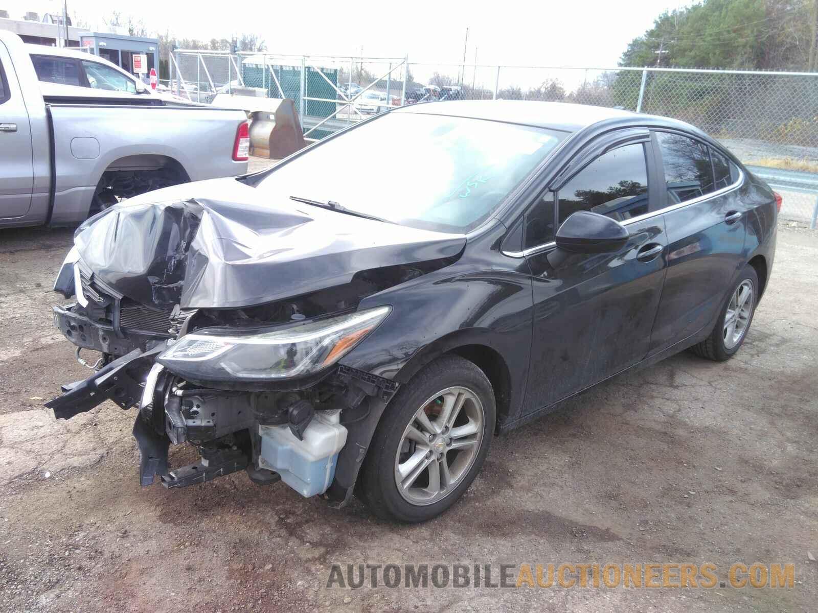 1G1BE5SM6J7134083 Chevrolet Cruze 2018