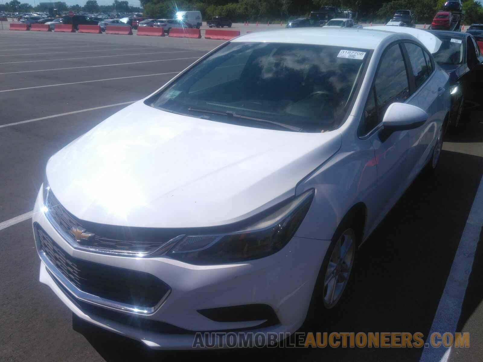 1G1BE5SM6J7152308 Chevrolet Cruze 2018