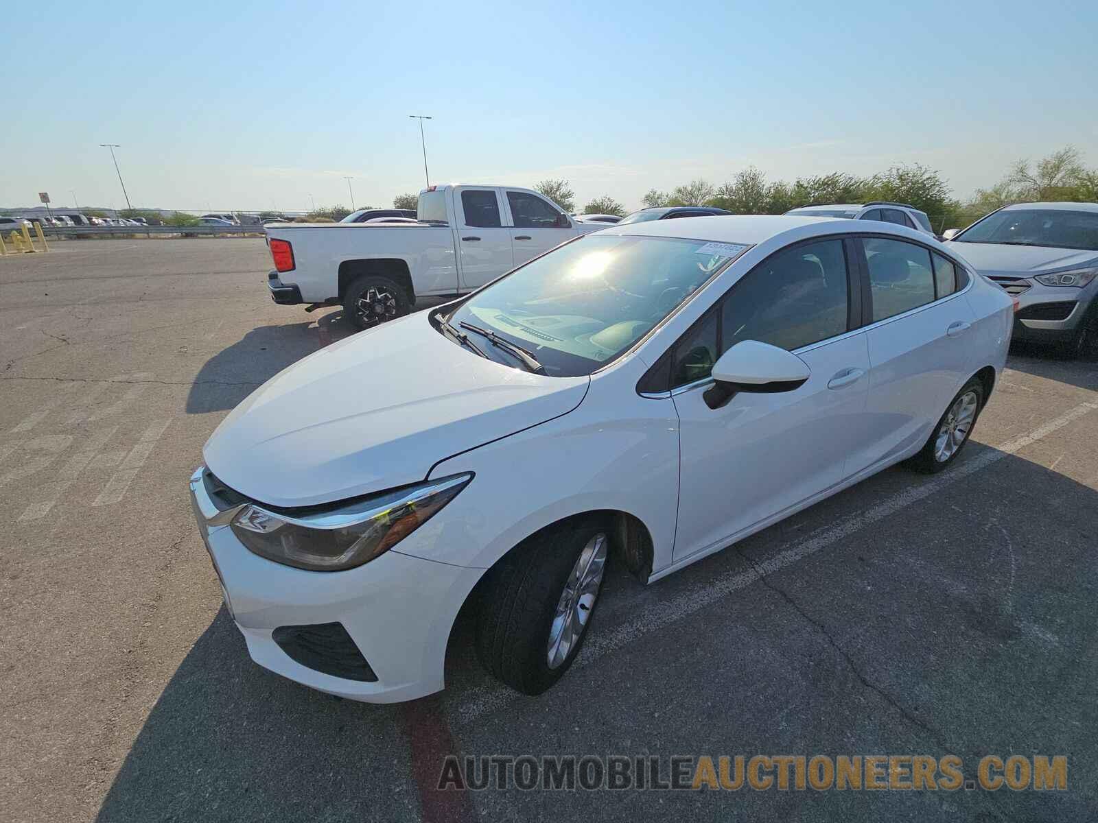 1G1BE5SM6K7146381 Chevrolet Cruze 2019