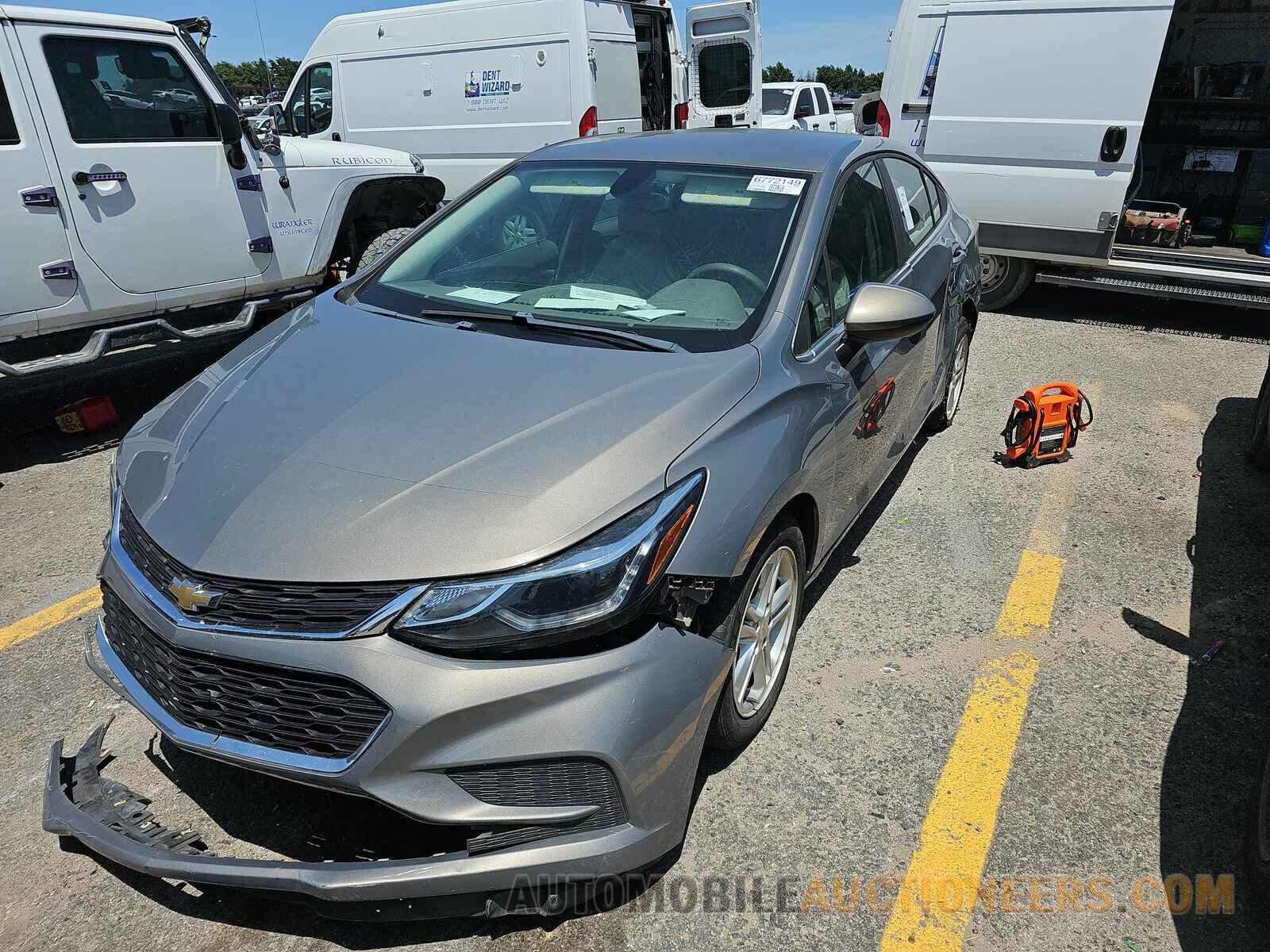 1G1BE5SM7J7171093 Chevrolet Cruze 2018