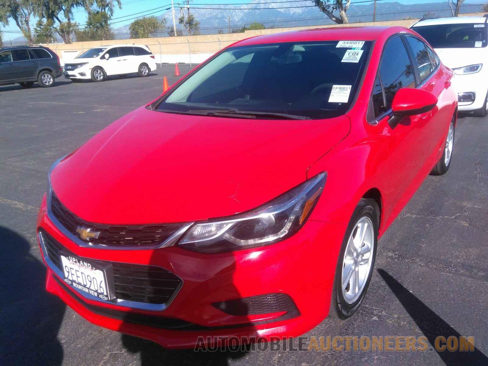 1G1BE5SM7J7190937 Chevrolet Cruze 2018