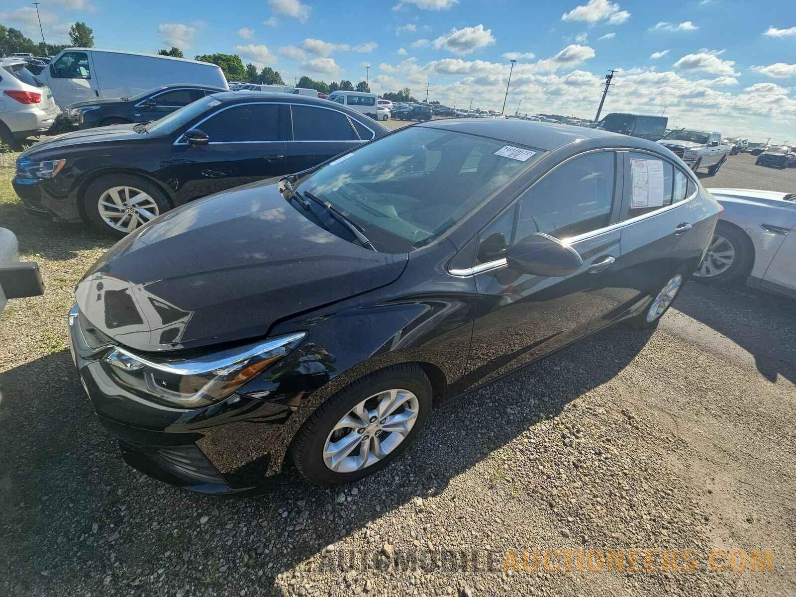 1G1BE5SM7K7112823 Chevrolet Cruze 2019