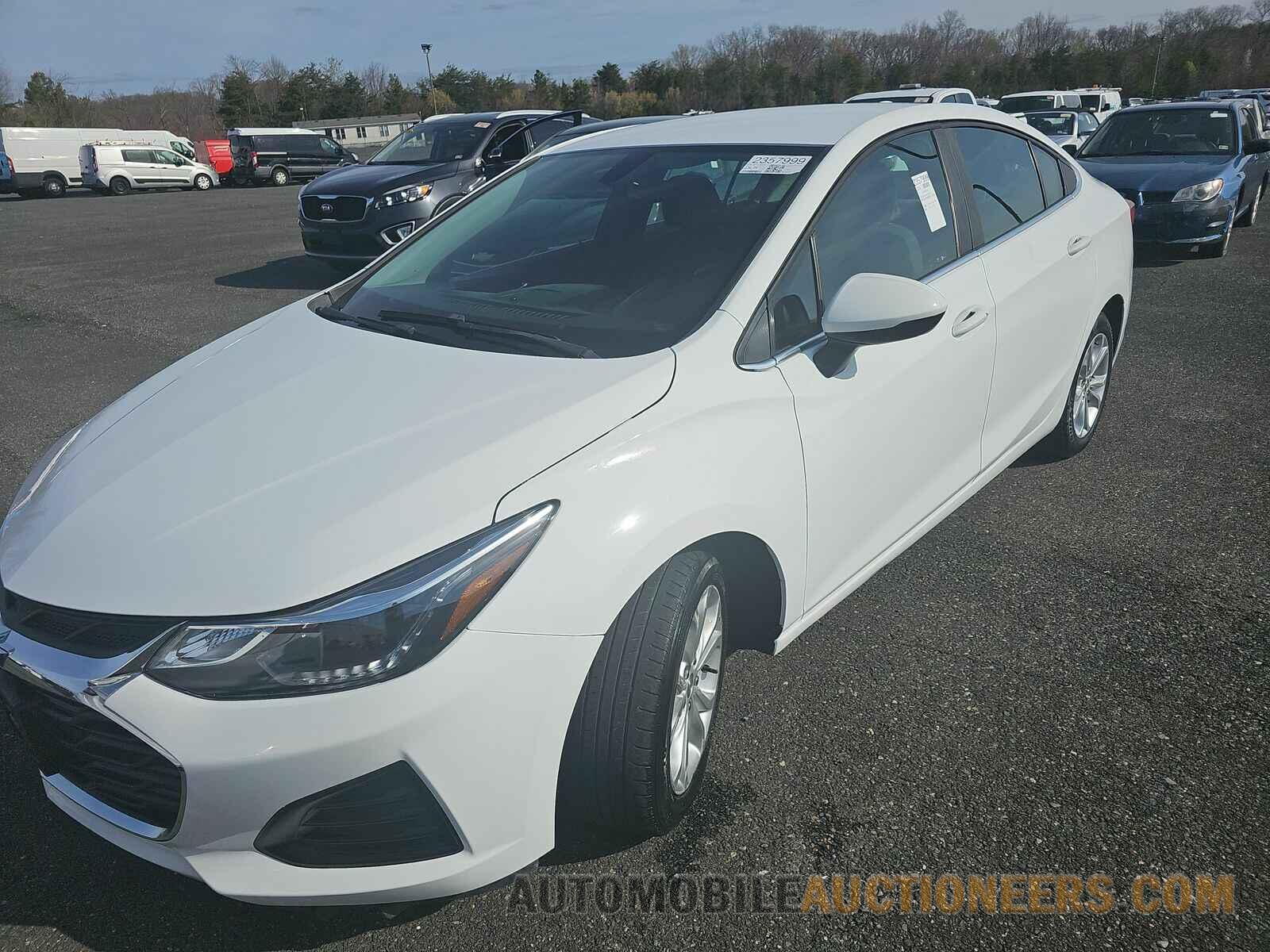 1G1BE5SM7K7117200 Chevrolet Cruze 2019