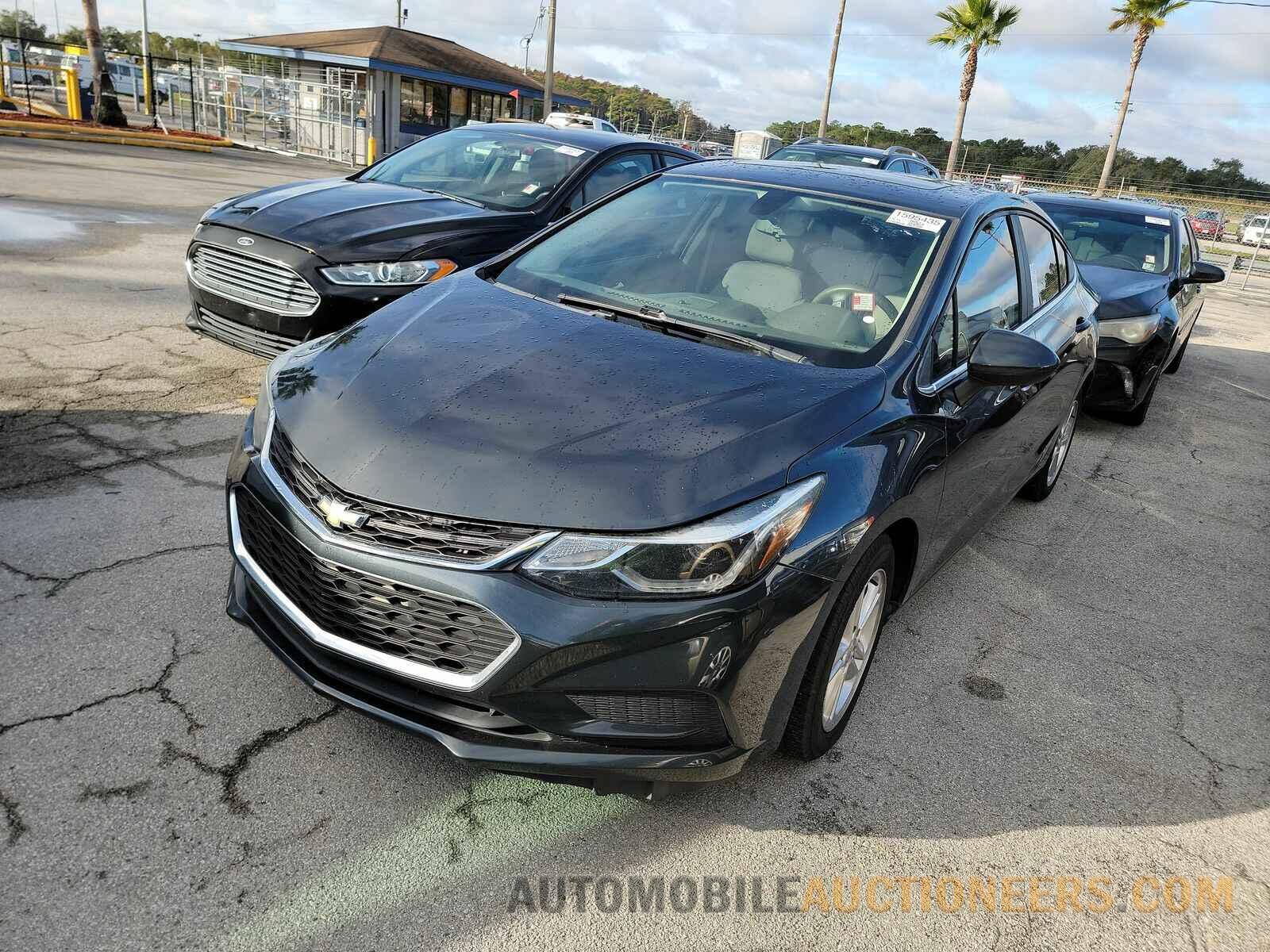 1G1BE5SM8H7235846 Chevrolet Cruze 2017