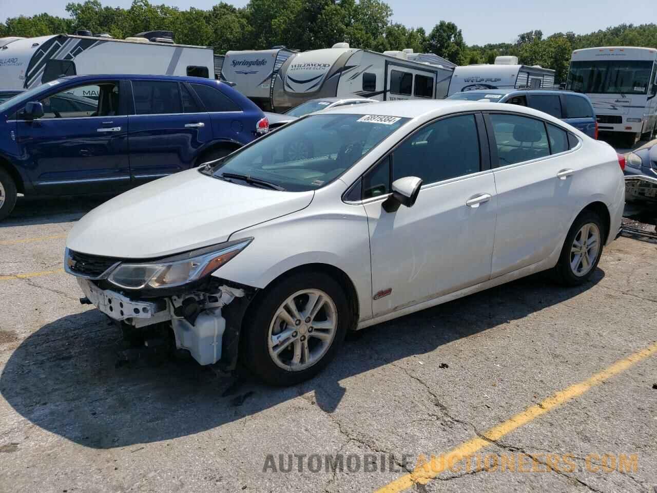 1G1BE5SM8J7175122 CHEVROLET CRUZE 2018