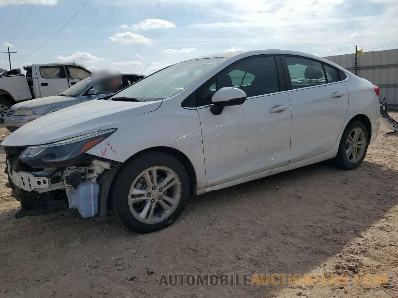 1G1BE5SM8J7235593 CHEVROLET CRUZE 2018