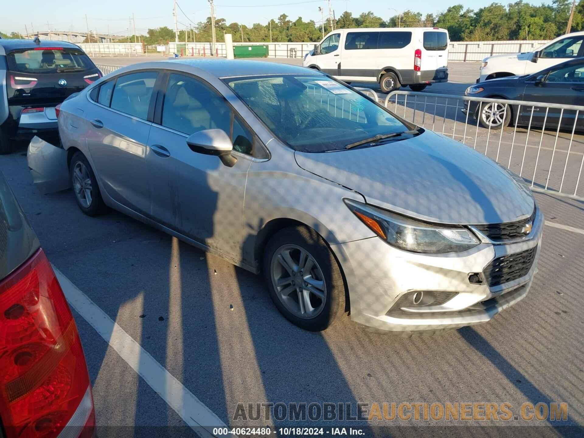 1G1BE5SM8J7238929 CHEVROLET CRUZE 2018